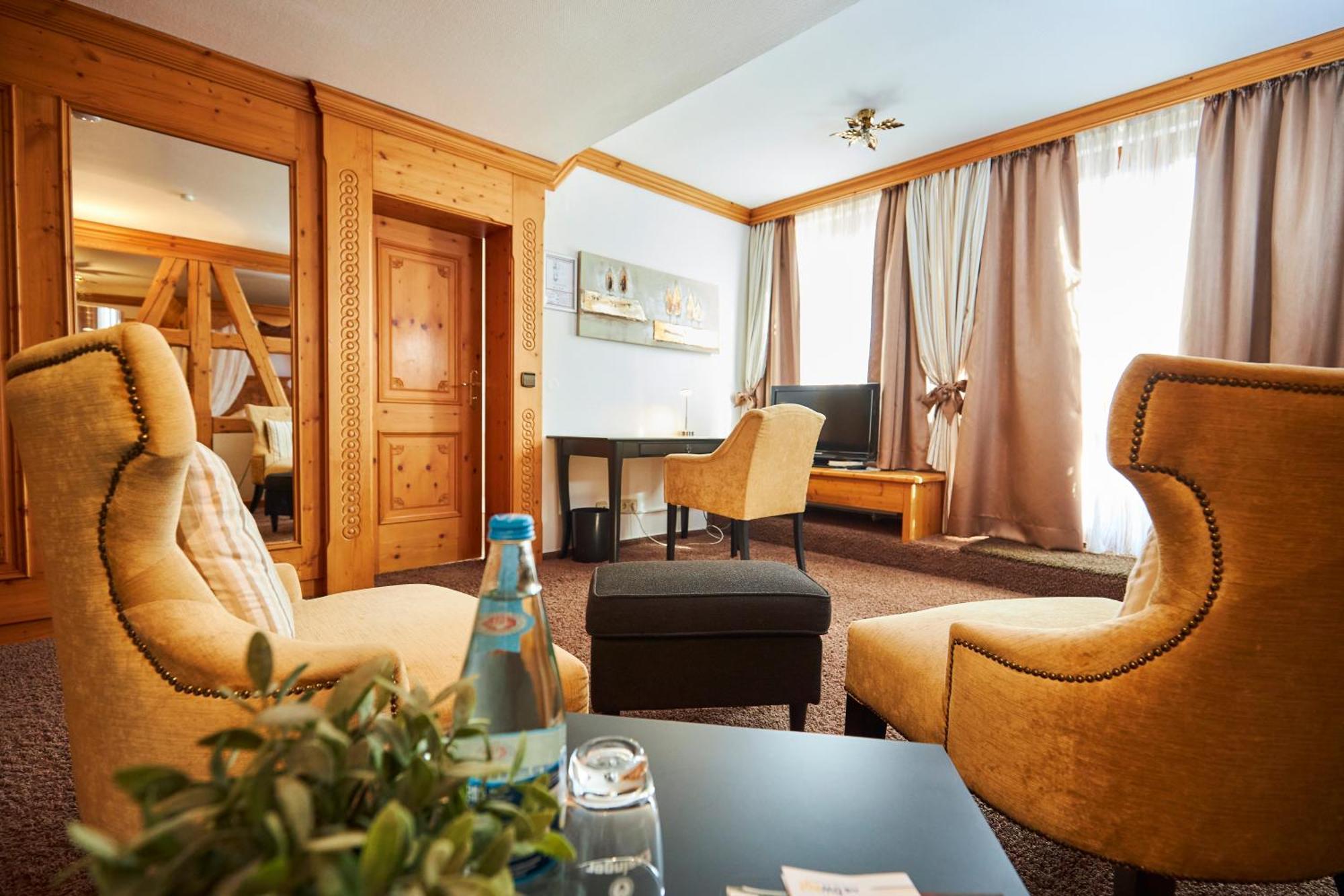Flair Hotel Vier Jahreszeiten Бад-Урах Екстер'єр фото