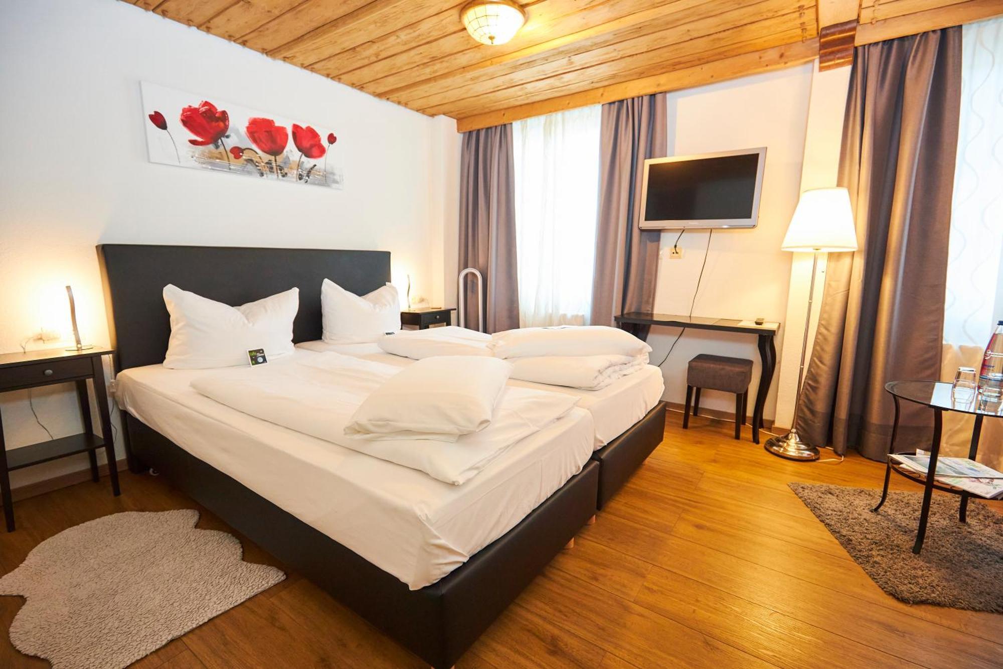 Flair Hotel Vier Jahreszeiten Бад-Урах Екстер'єр фото