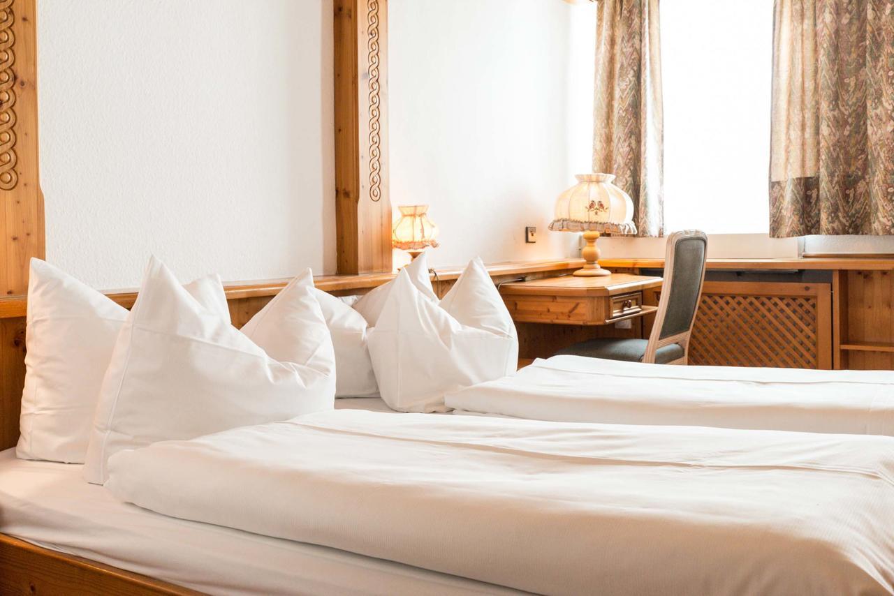 Flair Hotel Vier Jahreszeiten Бад-Урах Екстер'єр фото